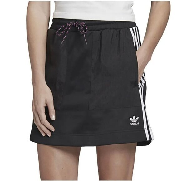 Adidas Originals NWT Women's 3 Stripe Skirt sz XS - Picture 1 of 7
